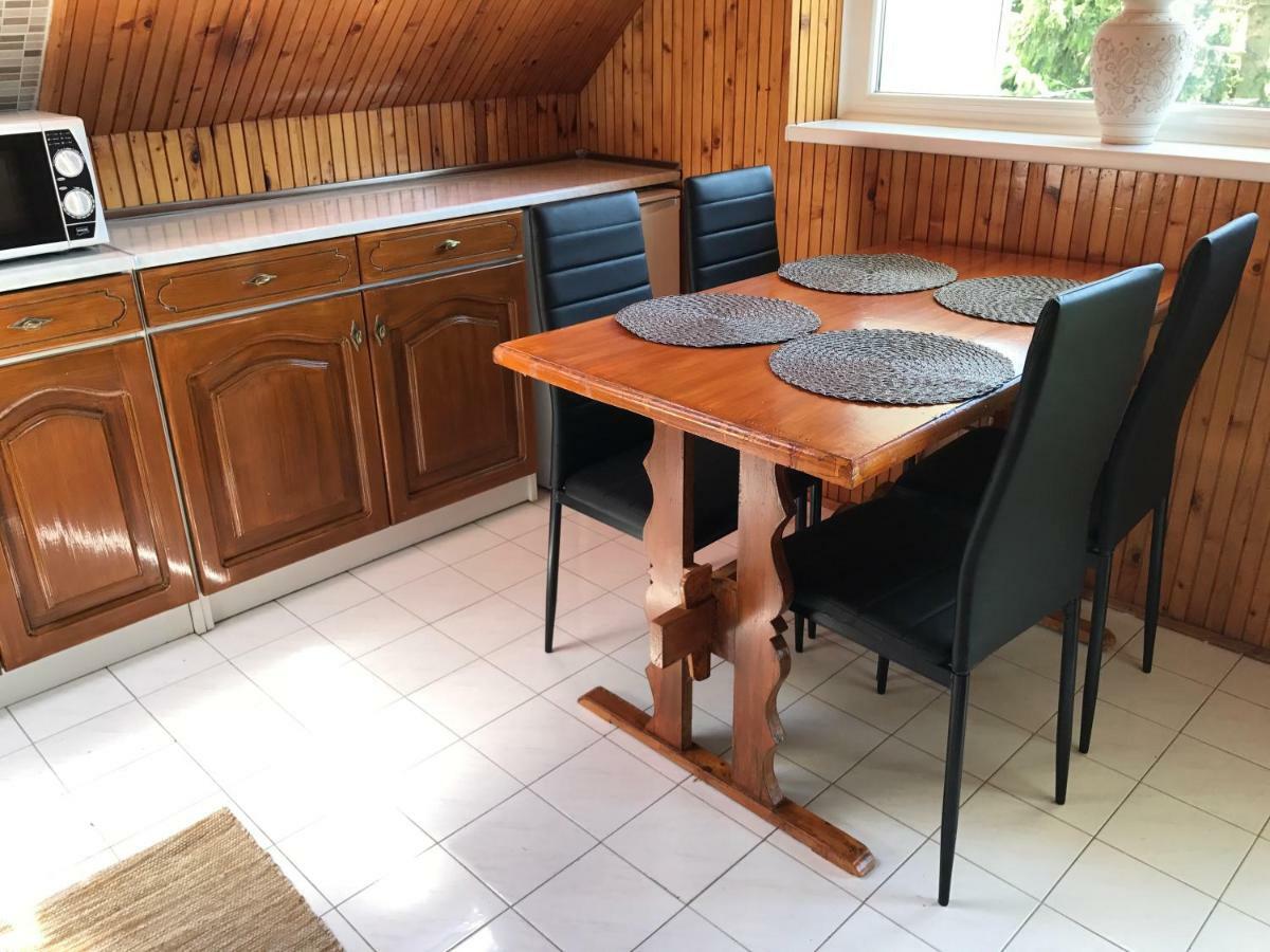 Rozsavoelgy Apartman Балатонлелле Экстерьер фото
