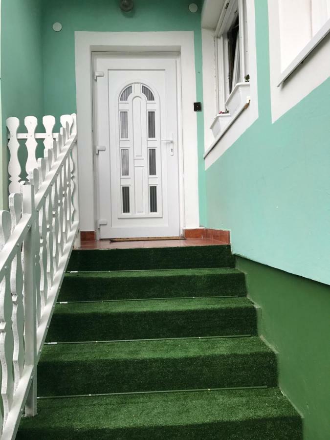 Rozsavoelgy Apartman Балатонлелле Экстерьер фото